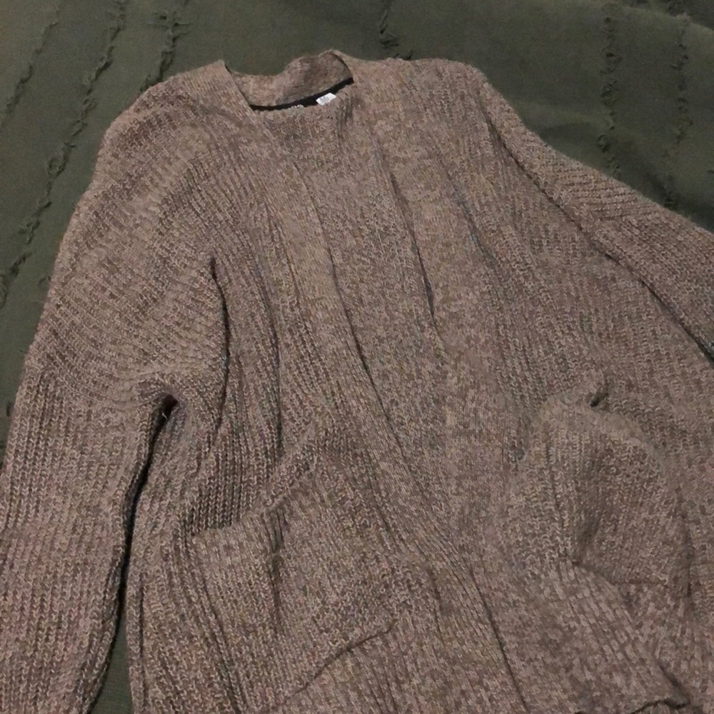 BDG Urban Outfitters Knit Cardigan 🌟